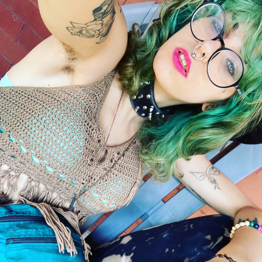 Meet your Posher, Abby